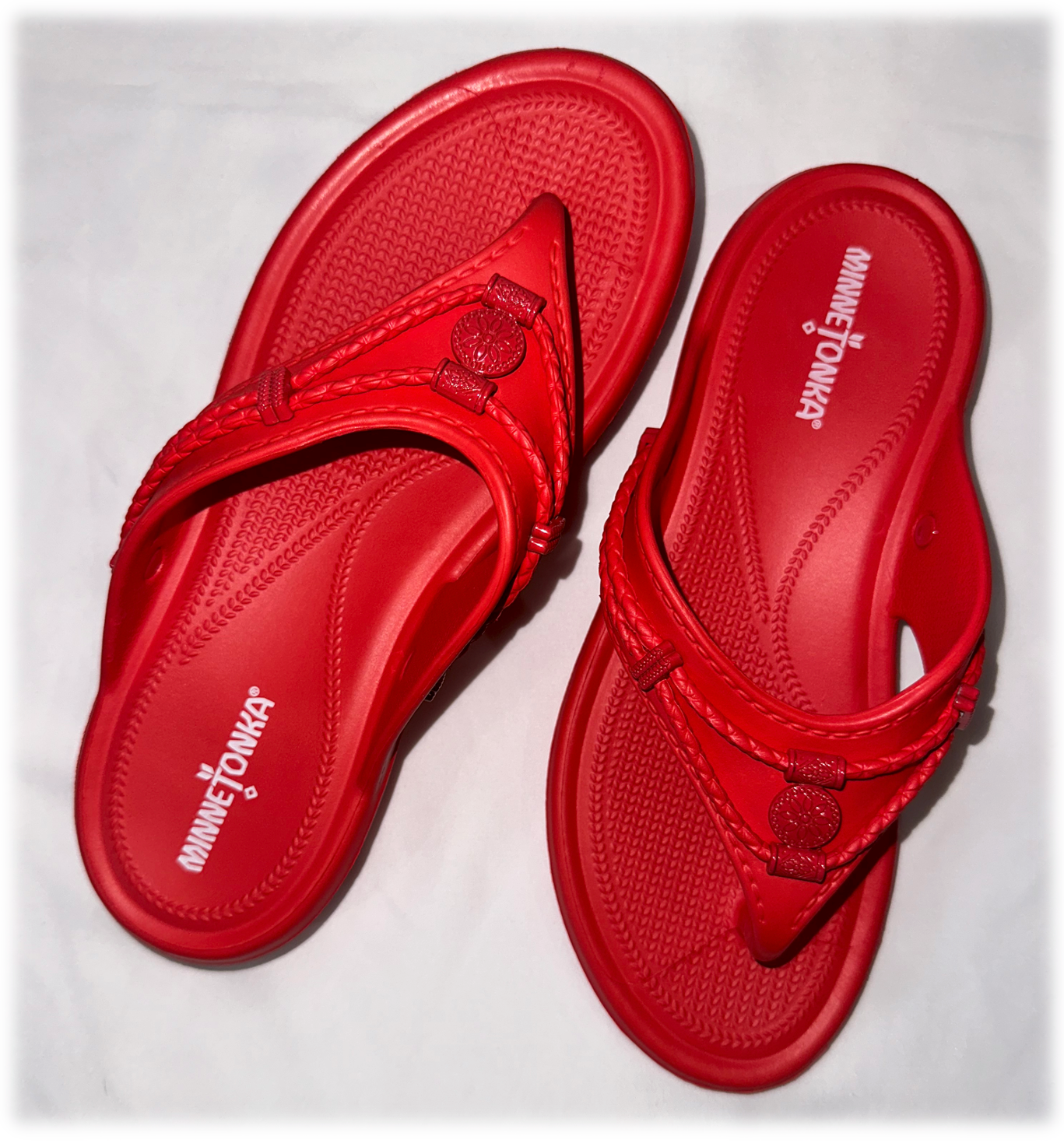 Minnetonka Silverthorne Prism Red Thong Sandal Size-8 Wide Width Women's