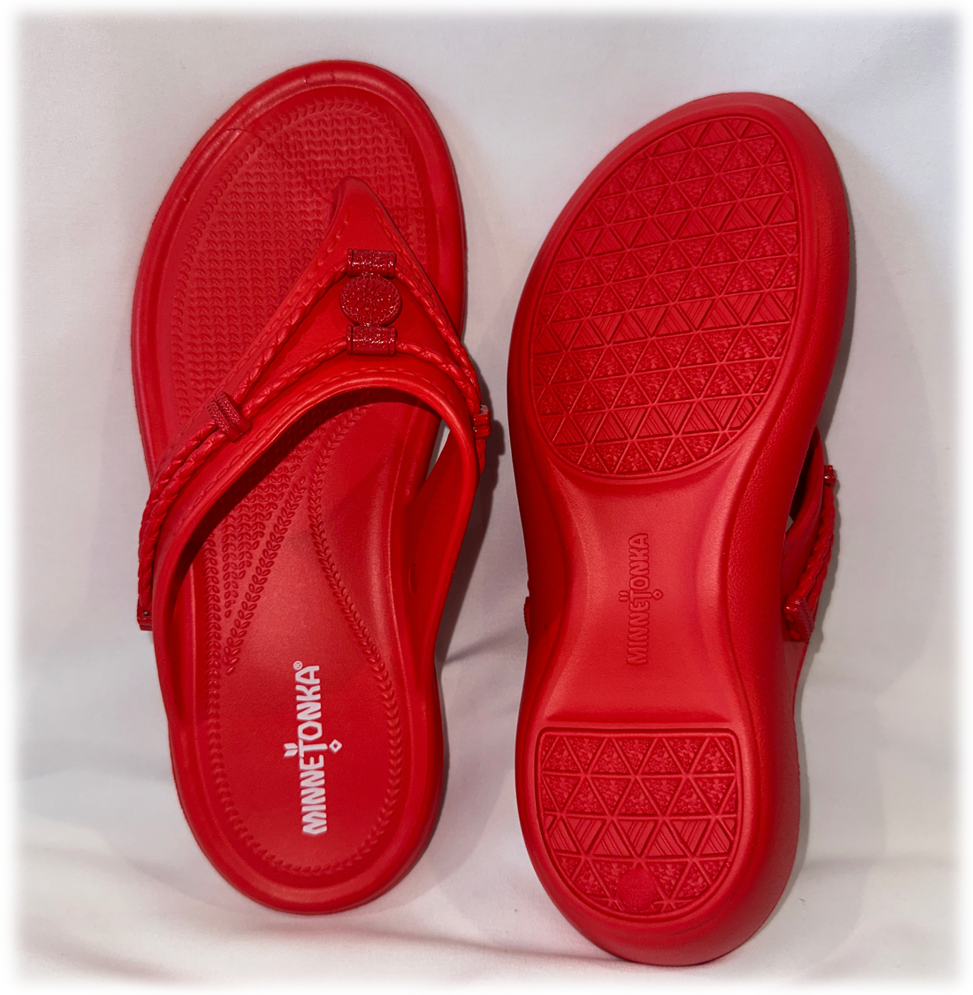 Minnetonka Silverthorne Prism Red Thong Sandal Size-8 Wide Width Women's
